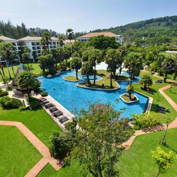 Naithonburi Beach Resort